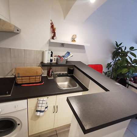 Studio Et Stationnement Offert Centre Hyères Eksteriør bilde