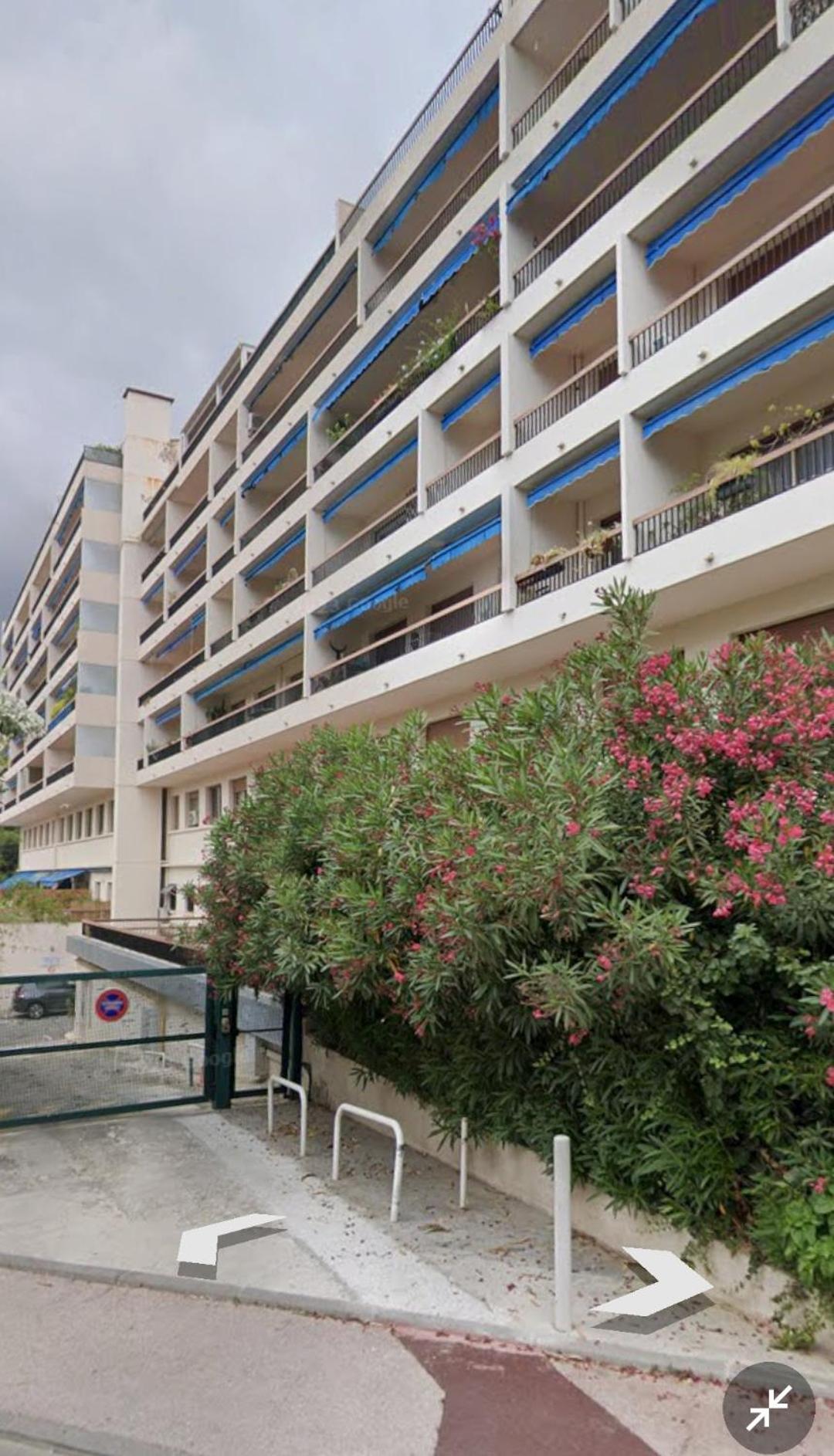 Studio Et Stationnement Offert Centre Hyères Eksteriør bilde
